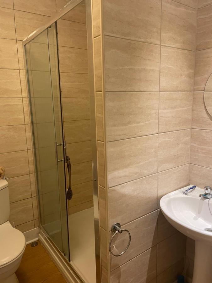 شيفيلد Perfect For Large Groups, Sleeps 15 Close To City Centre المظهر الخارجي الصورة