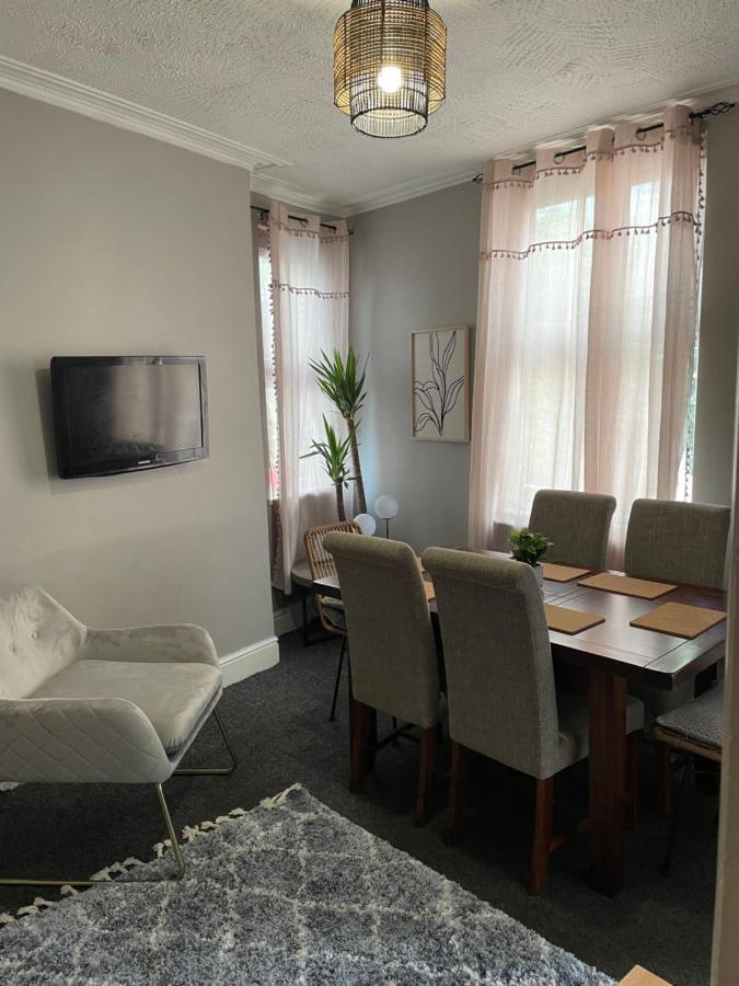 شيفيلد Perfect For Large Groups, Sleeps 15 Close To City Centre المظهر الخارجي الصورة