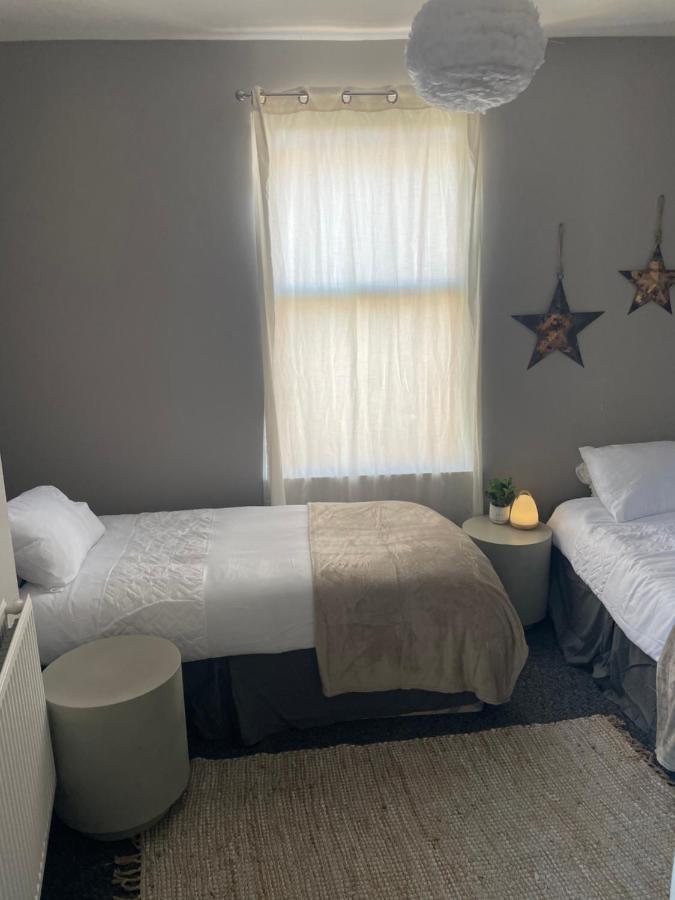 شيفيلد Perfect For Large Groups, Sleeps 15 Close To City Centre المظهر الخارجي الصورة